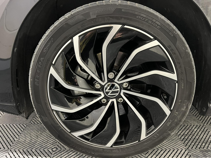 Photo 18 de l'offre de VOLKSWAGEN GOLF 2.0 TDI SCR 150 DSG7 Style à 21990€ chez VL Auto