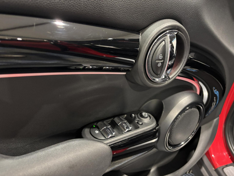 Photo 20 de l'offre de MINI MINI 5 Portes Cooper 136 ch DKG7 Essential à 20490€ chez VL Auto