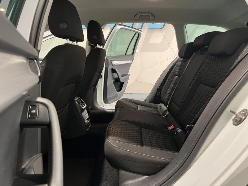 Photo 9 de l'offre de SKODA Octavia combi 1.6 TDI 116 ch CR FAP DSG7 Drive à 11990€ chez VL Auto