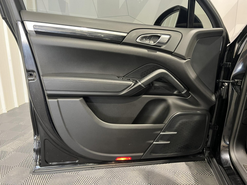 Photo 22 de l'offre de PORSCHE CAYENNE 3.0D V6 262 ch Tiptronic A à 35990€ chez VL Auto