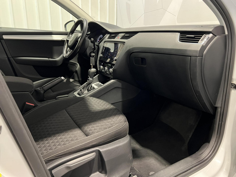 Photo 8 de l'offre de SKODA Octavia combi 1.6 TDI 116 ch CR FAP DSG7 Drive à 11990€ chez VL Auto