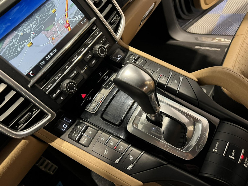 Photo 13 de l'offre de PORSCHE CAYENNE 3.0 V6 416 ch S E-Hybrid Tiptronic BVA à 33490€ chez VL Auto