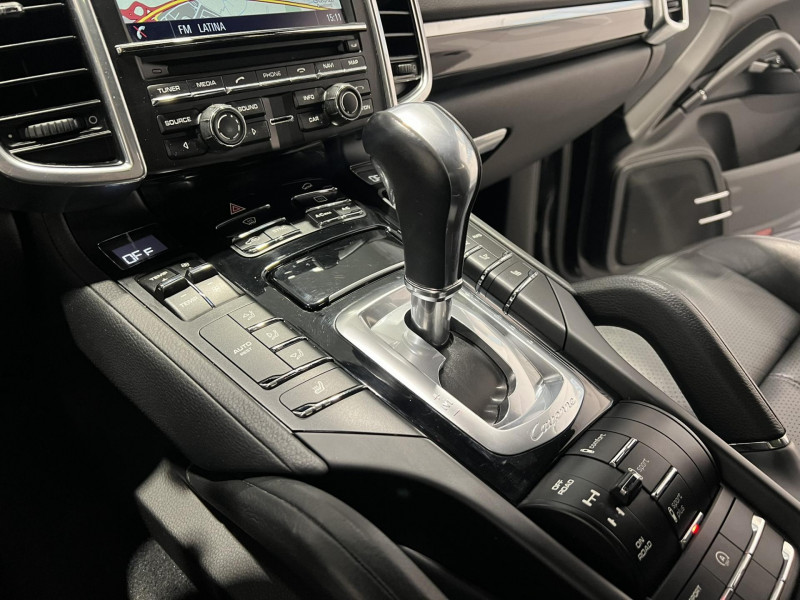 Photo 13 de l'offre de PORSCHE CAYENNE 3.0D V6 262 ch Tiptronic A à 35990€ chez VL Auto