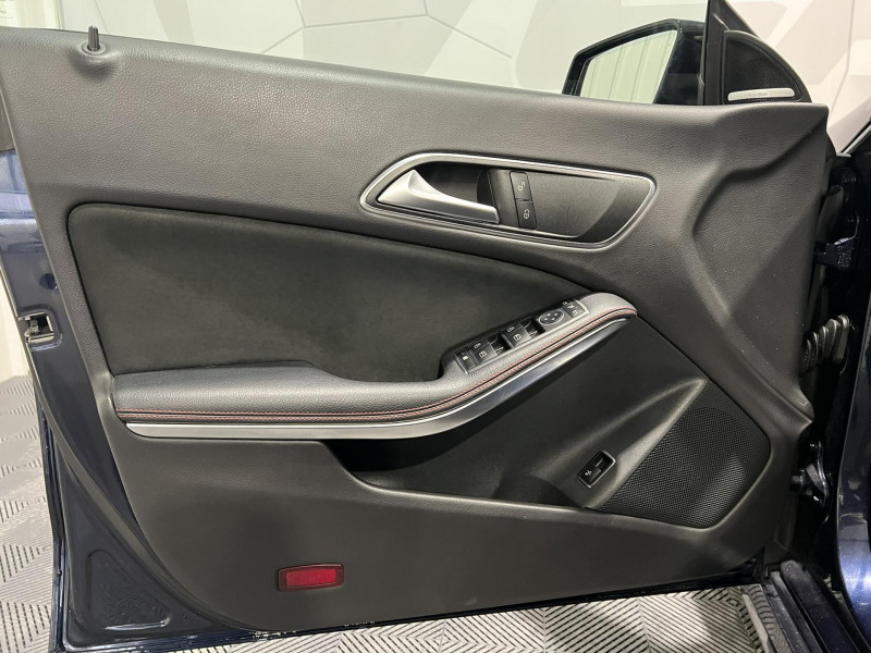 Photo 22 de l'offre de MERCEDES-BENZ CLA 180 Fascination à 17990€ chez VL Auto