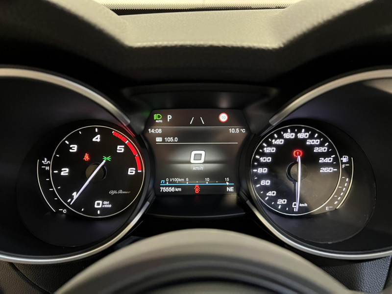 Photo 11 de l'offre de ALFA ROMEO STELVIO  2.2 210 ch Q4 AT8 Veloce à 29990€ chez VL Auto