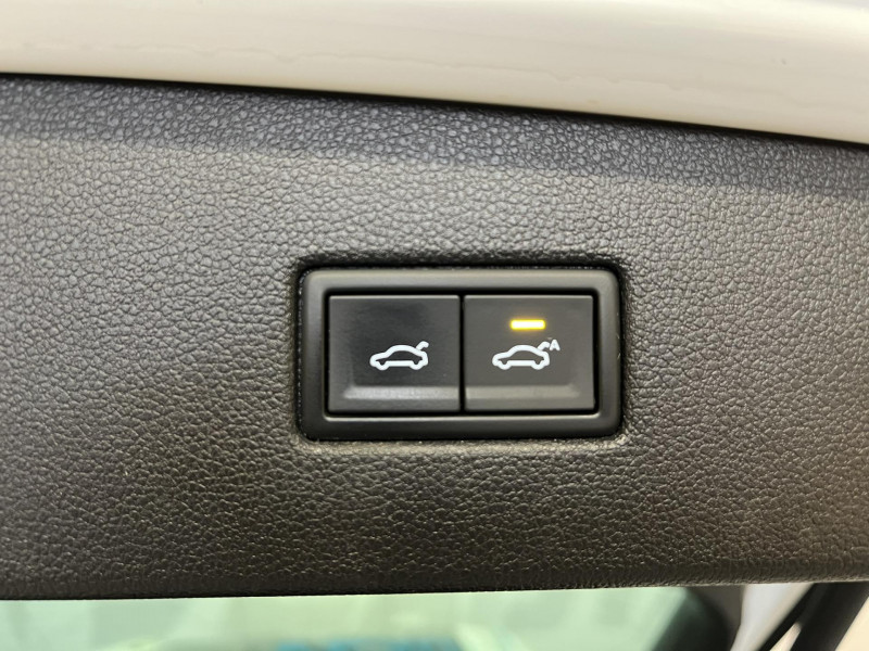 Photo 20 de l'offre de VOLKSWAGEN TIGUAN  2.0 TDI 150 DSG7 4Motion Carat à 21490€ chez VL Auto