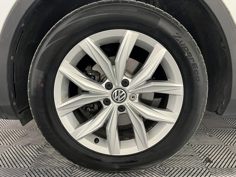 Photo 19 de l'offre de VOLKSWAGEN TIGUAN  2.0 TDI 150 DSG7 4Motion Carat à 21490€ chez VL Auto