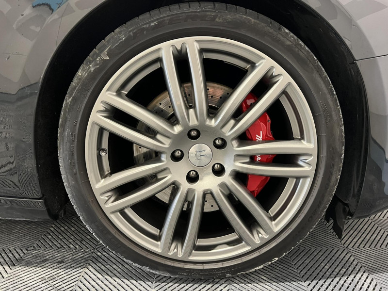 Photo 16 de l'offre de MASERATI GHIBLI 3.0 V6 275 D BVA à 26490€ chez VL Auto
