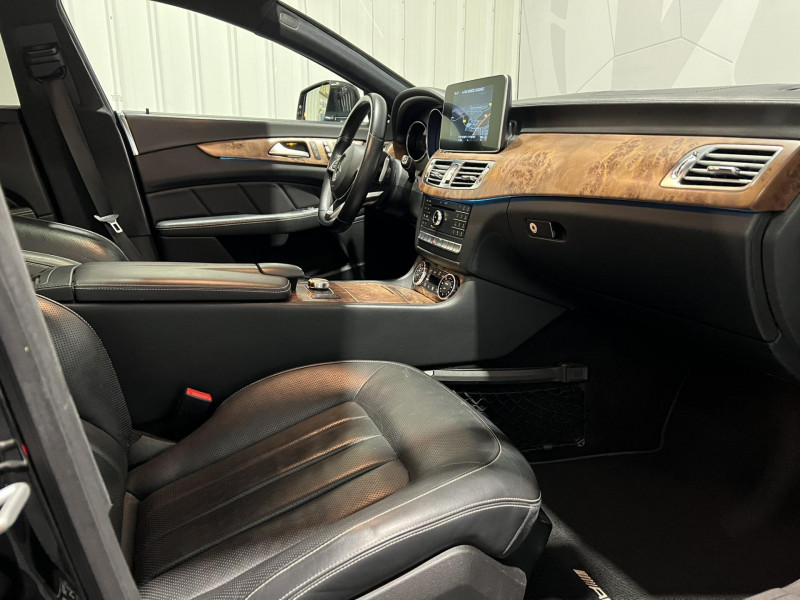 Photo 8 de l'offre de MERCEDES-BENZ CLASSE CLS 500 4Matic Fascination A à 30990€ chez VL Auto