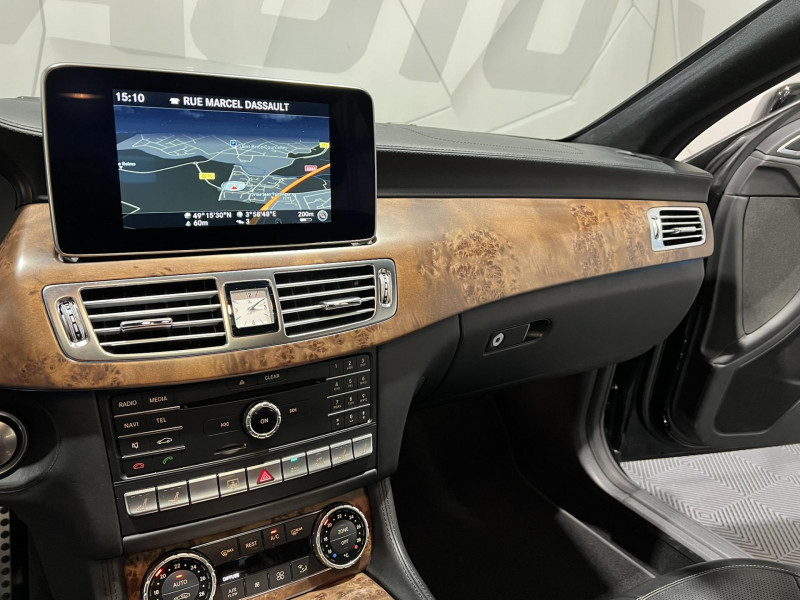 Photo 12 de l'offre de MERCEDES-BENZ CLASSE CLS 500 4Matic Fascination A à 30990€ chez VL Auto