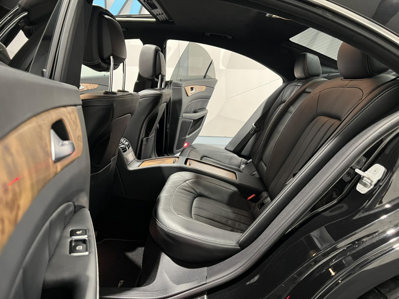 Photo 9 de l'offre de MERCEDES-BENZ CLASSE CLS 500 4Matic Fascination A à 30990€ chez VL Auto