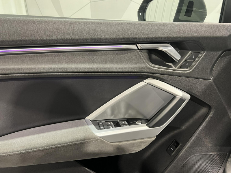Photo 25 de l'offre de AUDI Q3  35 TDI 150 ch S tronic 7 Design Luxe à 27990€ chez VL Auto