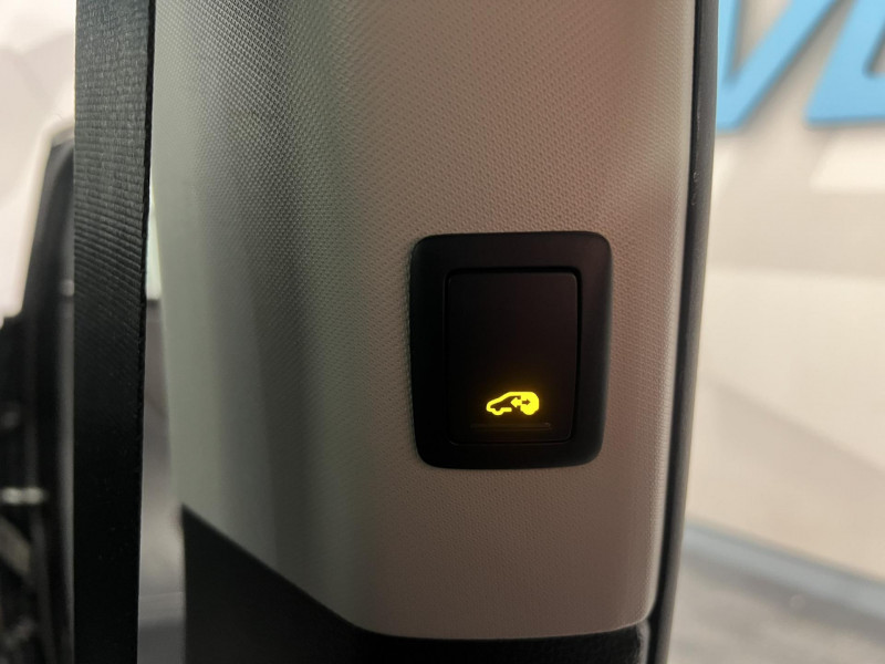 Photo 21 de l'offre de VOLKSWAGEN SHARAN 2.0 TDI 150 BlueMotion Technology DSG6 IQ.Drive 7 PLACES à 24990€ chez VL Auto