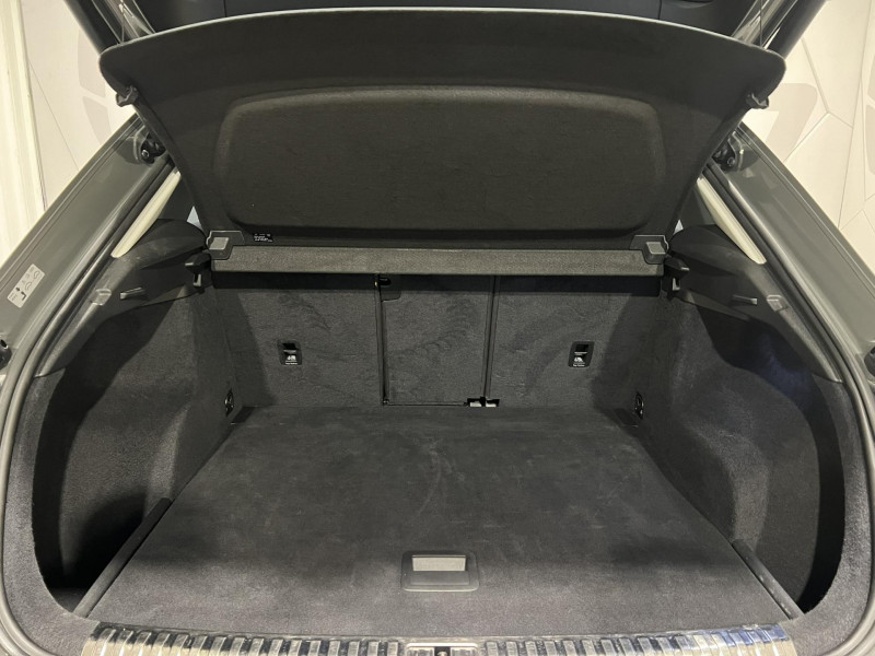 Photo 10 de l'offre de AUDI Q3  35 TDI 150 ch S tronic 7 Design Luxe à 27990€ chez VL Auto