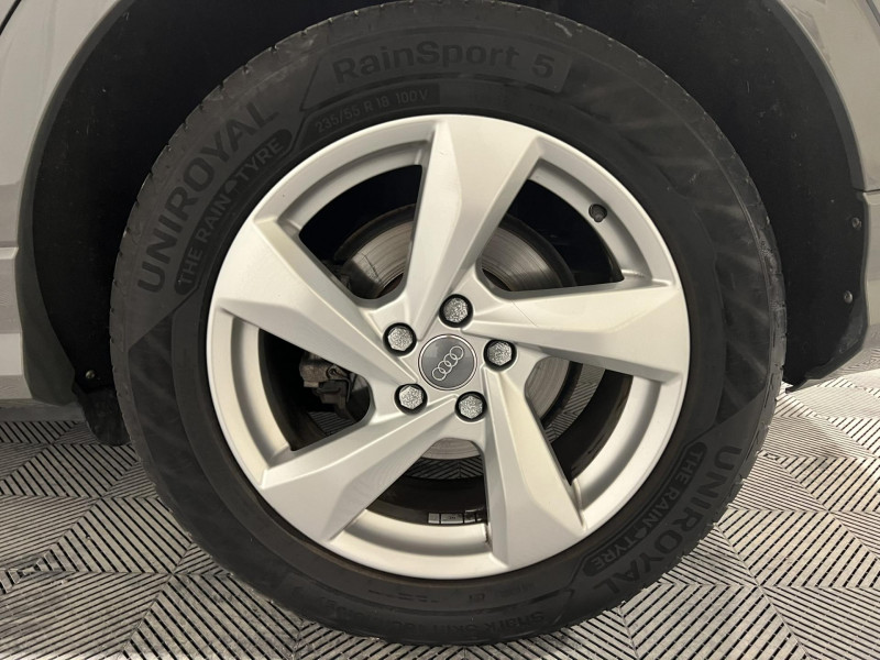 Photo 18 de l'offre de AUDI Q3  35 TDI 150 ch S tronic 7 Design Luxe à 27990€ chez VL Auto