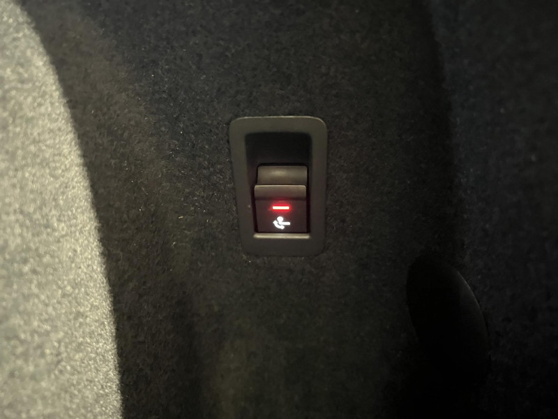 Photo 21 de l'offre de AUDI Q3  35 TDI 150 ch S tronic 7 Design Luxe à 27990€ chez VL Auto