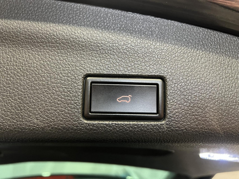 Photo 20 de l'offre de VOLKSWAGEN SHARAN 2.0 TDI 150 BlueMotion Technology DSG6 IQ.Drive 7 PLACES à 24990€ chez VL Auto