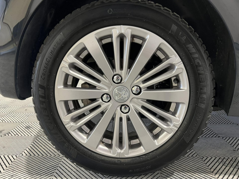 Photo 16 de l'offre de PEUGEOT 208  BlueHDi 100ch BVM6 Active à 11490€ chez VL Auto