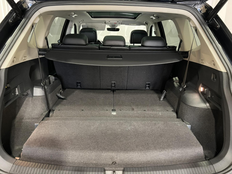 Photo 10 de l'offre de VOLKSWAGEN Tiguan Allspace 2.0 Bi-TDI 240 DSG7 4Motion First Edition 7 Places à 29990€ chez VL Auto