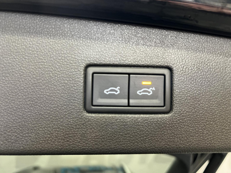 Photo 21 de l'offre de VOLKSWAGEN Tiguan Allspace 2.0 Bi-TDI 240 DSG7 4Motion First Edition 7 Places à 29990€ chez VL Auto