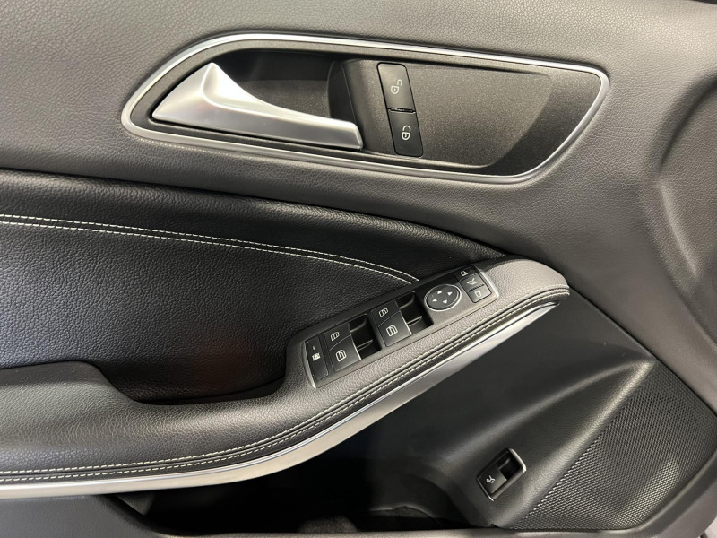 Photo 23 de l'offre de MERCEDES-BENZ GLA  250 Sensation 7-G DCT A à 18490€ chez VL Auto