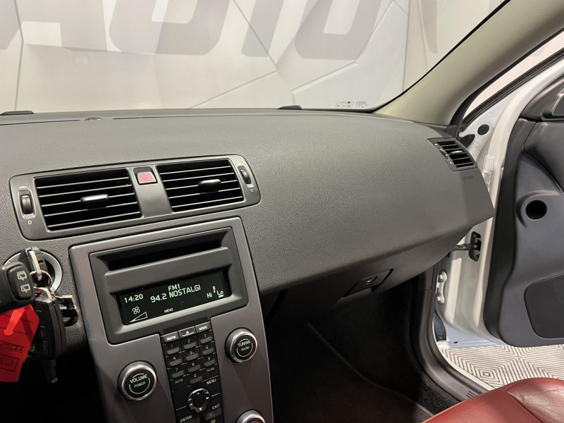 Photo 12 de l'offre de VOLVO C30  1.6D DRIVe Start&Stop 110 ch Kinetic à 9990€ chez VL Auto