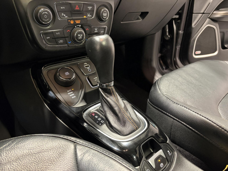 Photo 10 de l'offre de JEEP COMPASS 2.0 I MultiJet II 170 ch Active Drive BVA9 Limited à 15990€ chez VL Auto