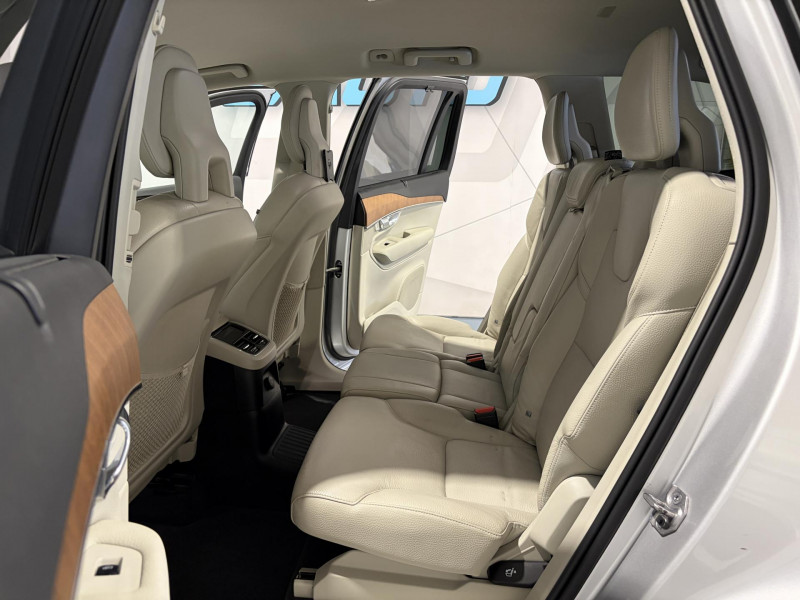 Photo 8 de l'offre de VOLVO XC90  T8 Twin Engine 303+87 ch Geartronic 8 R-Design 7 Places à 38990€ chez VL Auto