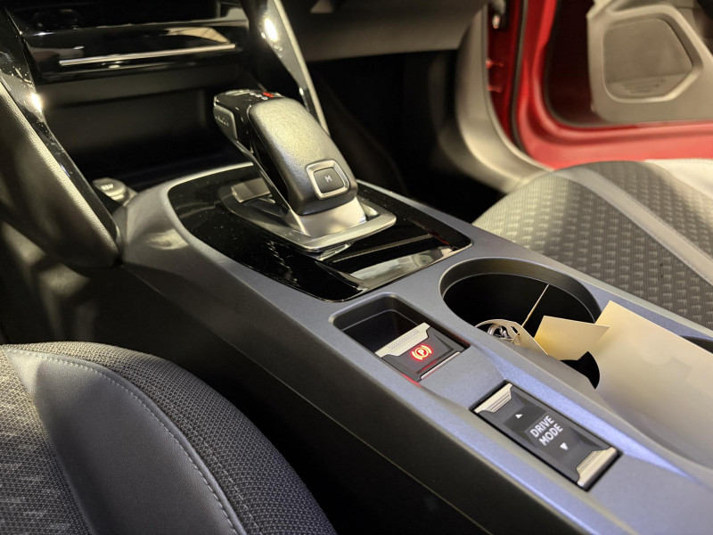 Photo 9 de l'offre de PEUGEOT 2008  BlueHDi 130 S&S EAT8 Allure à 15990€ chez VL Auto