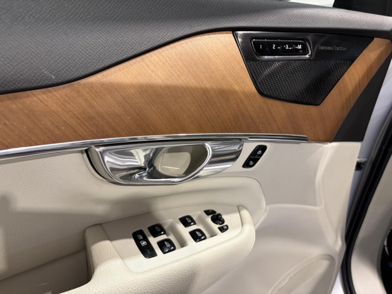 Photo 22 de l'offre de VOLVO XC90  T8 Twin Engine 303+87 ch Geartronic 8 R-Design 7 Places à 38990€ chez VL Auto