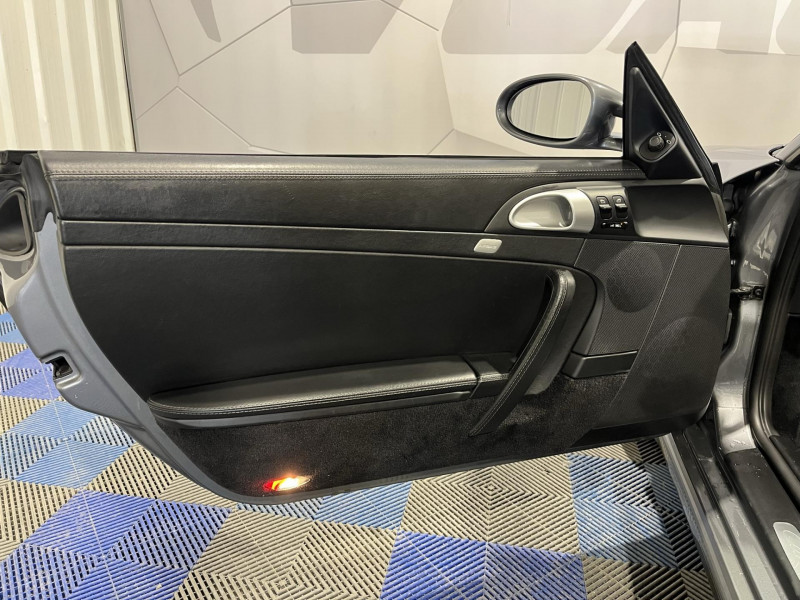 Photo 15 de l'offre de PORSCHE 911 CABRIOLET  S 3.8i Tiptronic 997 à 52990€ chez VL Auto