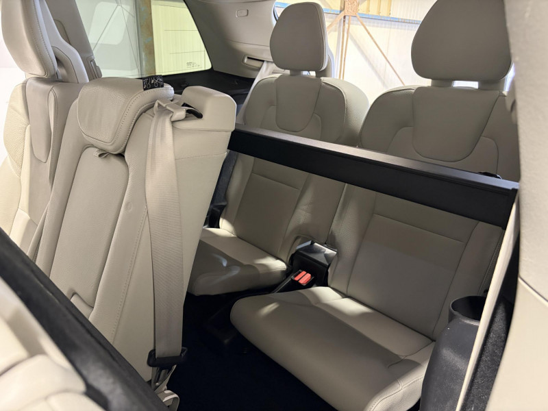 Photo 9 de l'offre de VOLVO XC90  T8 Twin Engine 303+87 ch Geartronic 8 R-Design 7 Places à 38990€ chez VL Auto