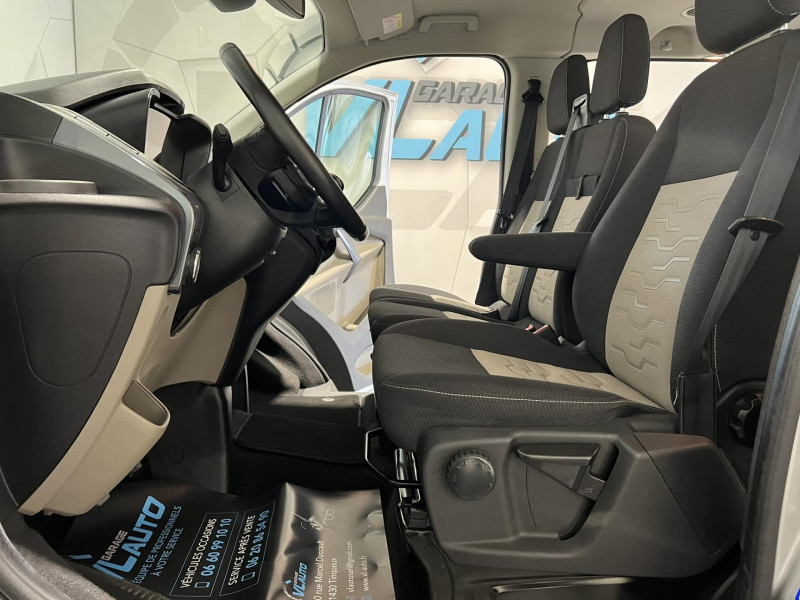 Photo 6 de l'offre de FORD TOURNEO CUSTOM 310 L1H1 2.0 TDCi 130 Titanium 9 Places à 23990€ chez VL Auto