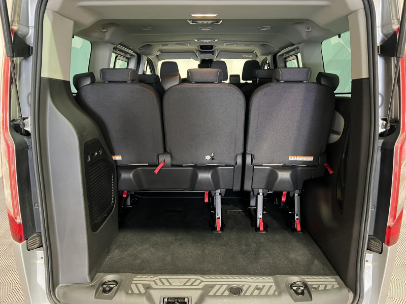 Photo 10 de l'offre de FORD TOURNEO CUSTOM 310 L1H1 2.0 TDCi 130 Titanium 9 Places à 23990€ chez VL Auto