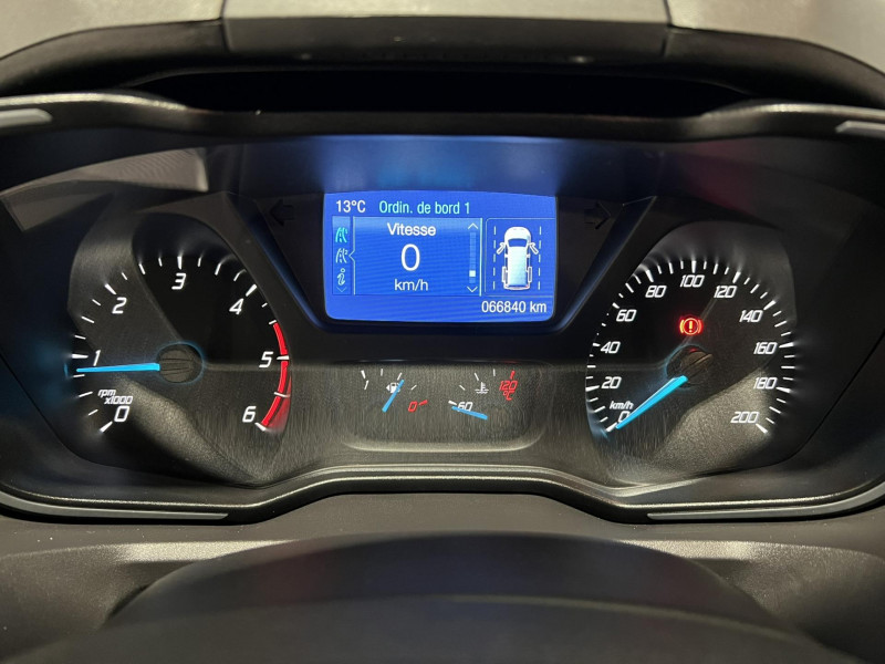 Photo 11 de l'offre de FORD TOURNEO CUSTOM 310 L1H1 2.0 TDCi 130 Titanium 9 Places à 23990€ chez VL Auto