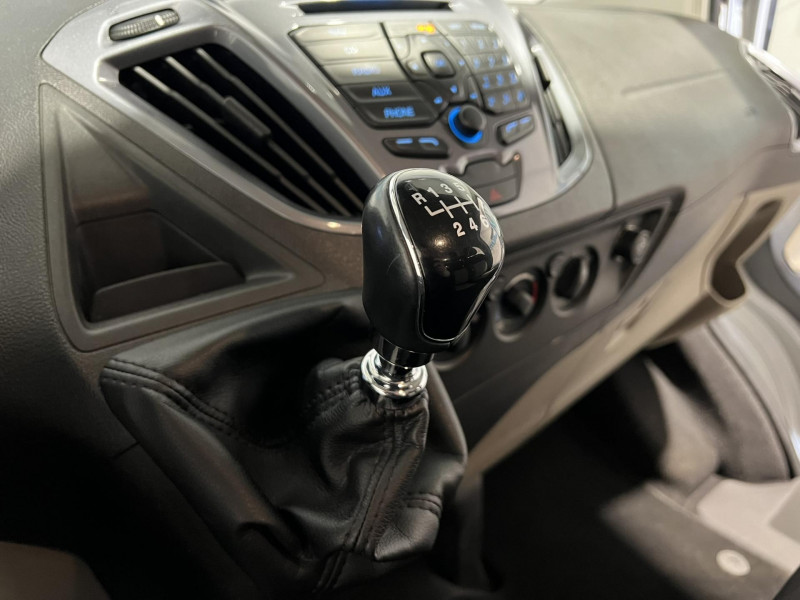 Photo 13 de l'offre de FORD TOURNEO CUSTOM 310 L1H1 2.0 TDCi 130 Titanium 9 Places à 23990€ chez VL Auto