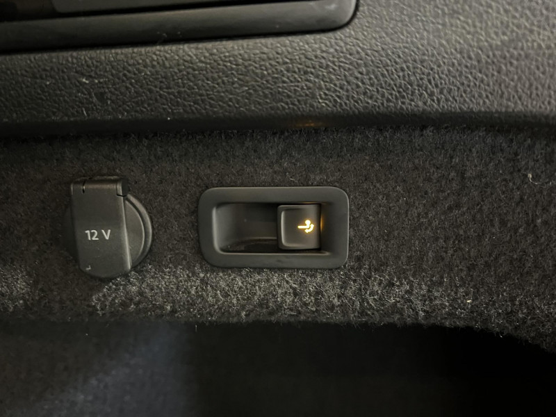 Photo 19 de l'offre de VOLKSWAGEN PASSAT SW 2.0 TDI 150 BMT DSG7 Confortline à 16990€ chez VL Auto