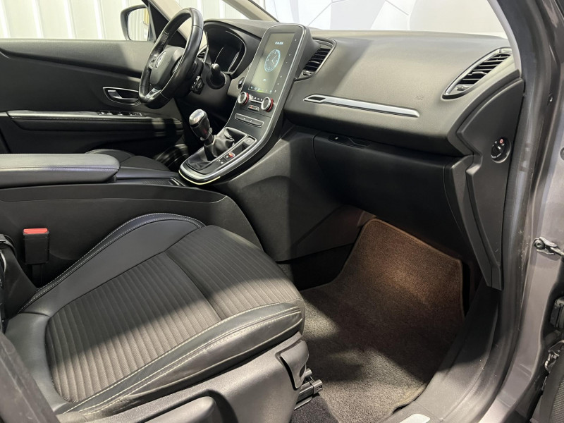 Photo 8 de l'offre de RENAULT GRAND SCENIC dCi 110 Energy Intens 7 Places à 10990€ chez VL Auto
