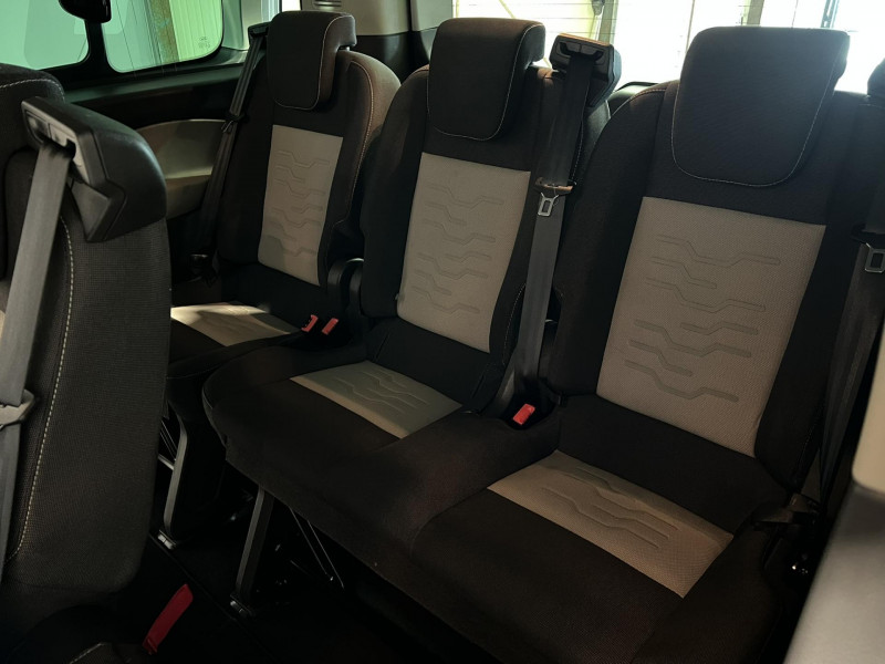 Photo 19 de l'offre de FORD TOURNEO CUSTOM 310 L1H1 2.0 TDCi 130 Titanium 9 Places à 23990€ chez VL Auto