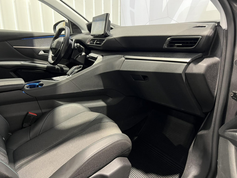 Photo 8 de l'offre de PEUGEOT 3008  Hybrid 225 e-EAT8 Allure Pack à 16990€ chez VL Auto