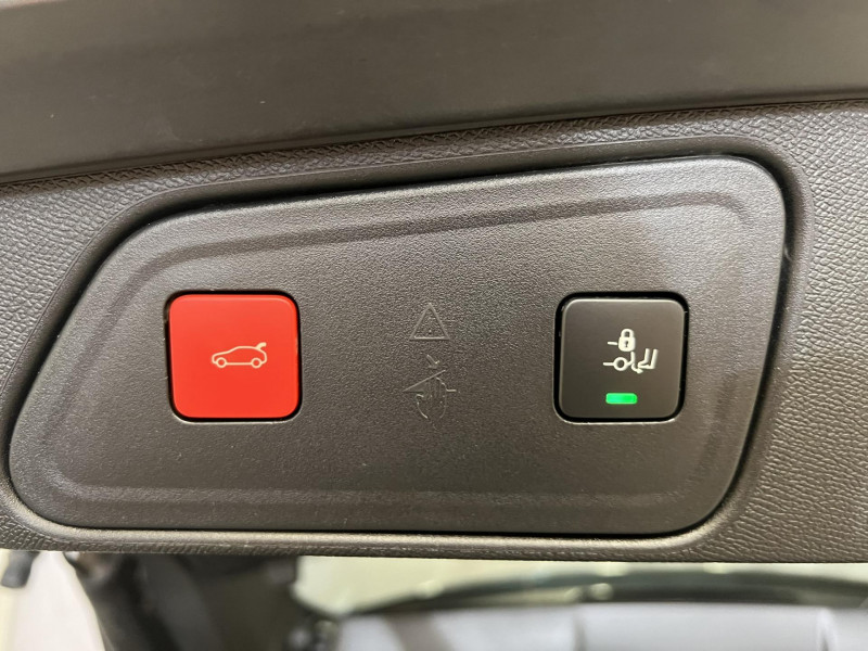 Photo 19 de l'offre de PEUGEOT 3008  Hybrid 225 e-EAT8 Allure Pack à 16990€ chez VL Auto