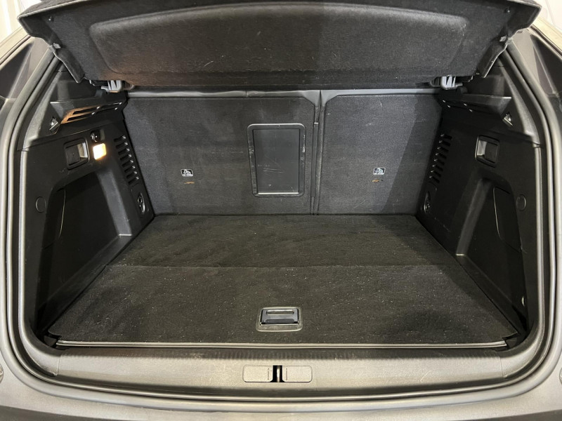 Photo 10 de l'offre de PEUGEOT 3008  Hybrid 225 e-EAT8 Allure Pack à 16990€ chez VL Auto