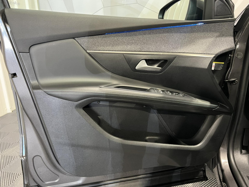 Photo 22 de l'offre de PEUGEOT 3008  Hybrid 225 e-EAT8 Allure Pack à 16990€ chez VL Auto