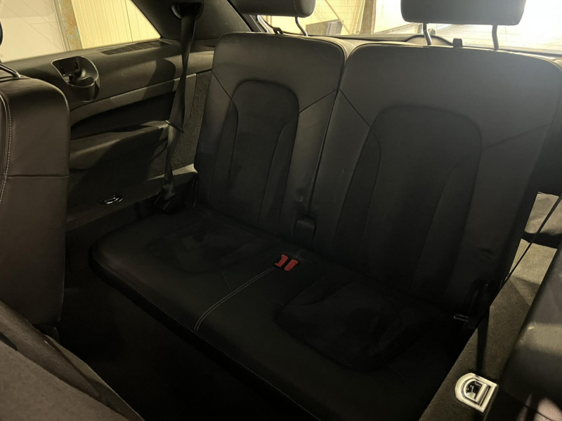 Photo 15 de l'offre de AUDI Q7  3.0 V6 TDI 204 DPF 7 pl Quattro S Line Tiptronic BVA à 18990€ chez VL Auto