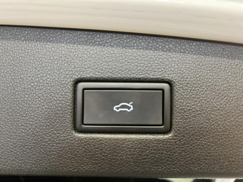 Photo 20 de l'offre de VOLKSWAGEN TIGUAN 2.0 TDI 150ch DSG7 R-Line à 34990€ chez VL Auto