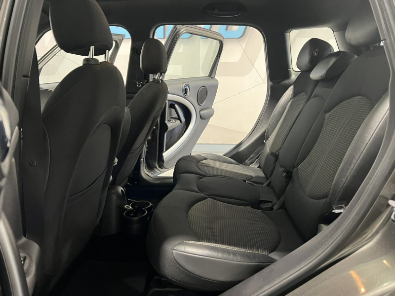 Photo 9 de l'offre de MINI COUNTRYMAN D 112 ch Cooper Pack Red Hot Chili à 8990€ chez VL Auto