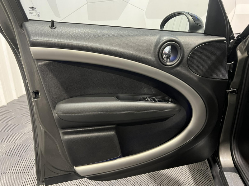 Photo 21 de l'offre de MINI COUNTRYMAN D 112 ch Cooper Pack Red Hot Chili à 8990€ chez VL Auto