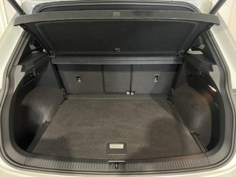 Photo 10 de l'offre de VOLKSWAGEN TIGUAN 2.0 TDI 150ch DSG7 R-Line à 34990€ chez VL Auto