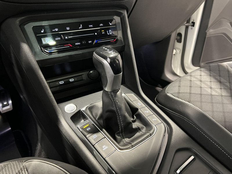 Photo 13 de l'offre de VOLKSWAGEN TIGUAN 2.0 TDI 150ch DSG7 R-Line à 34990€ chez VL Auto