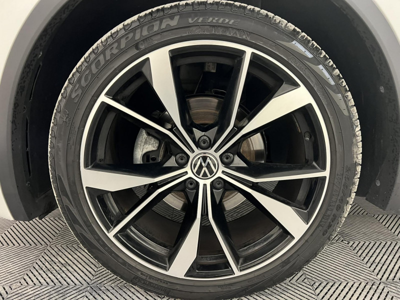 Photo 19 de l'offre de VOLKSWAGEN TIGUAN 2.0 TDI 150ch DSG7 R-Line à 34990€ chez VL Auto
